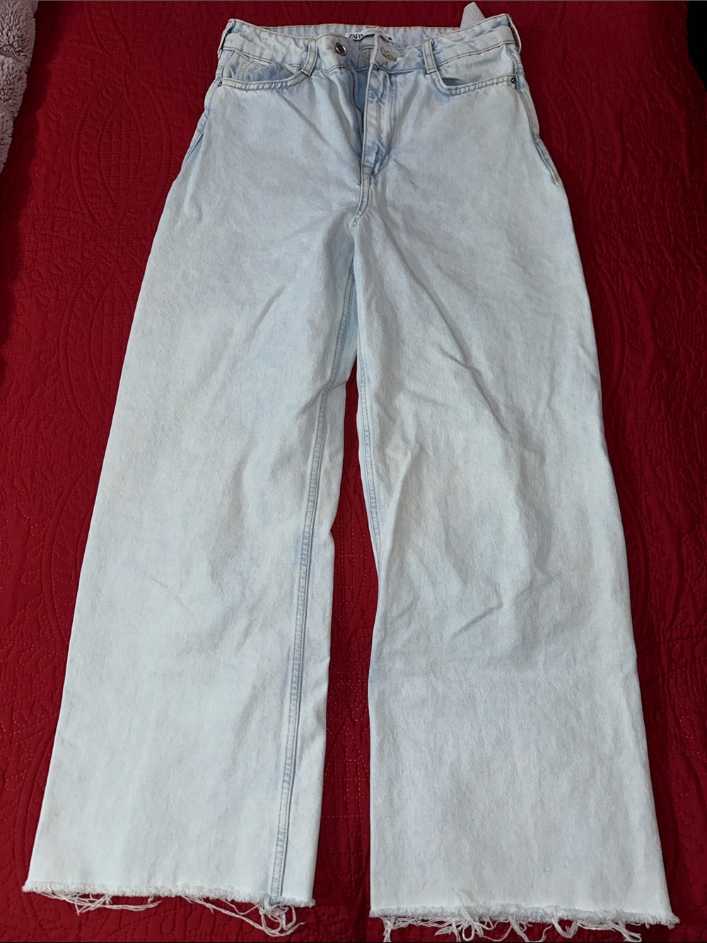 Zara Light Wash Wide Leg Jeans size 6